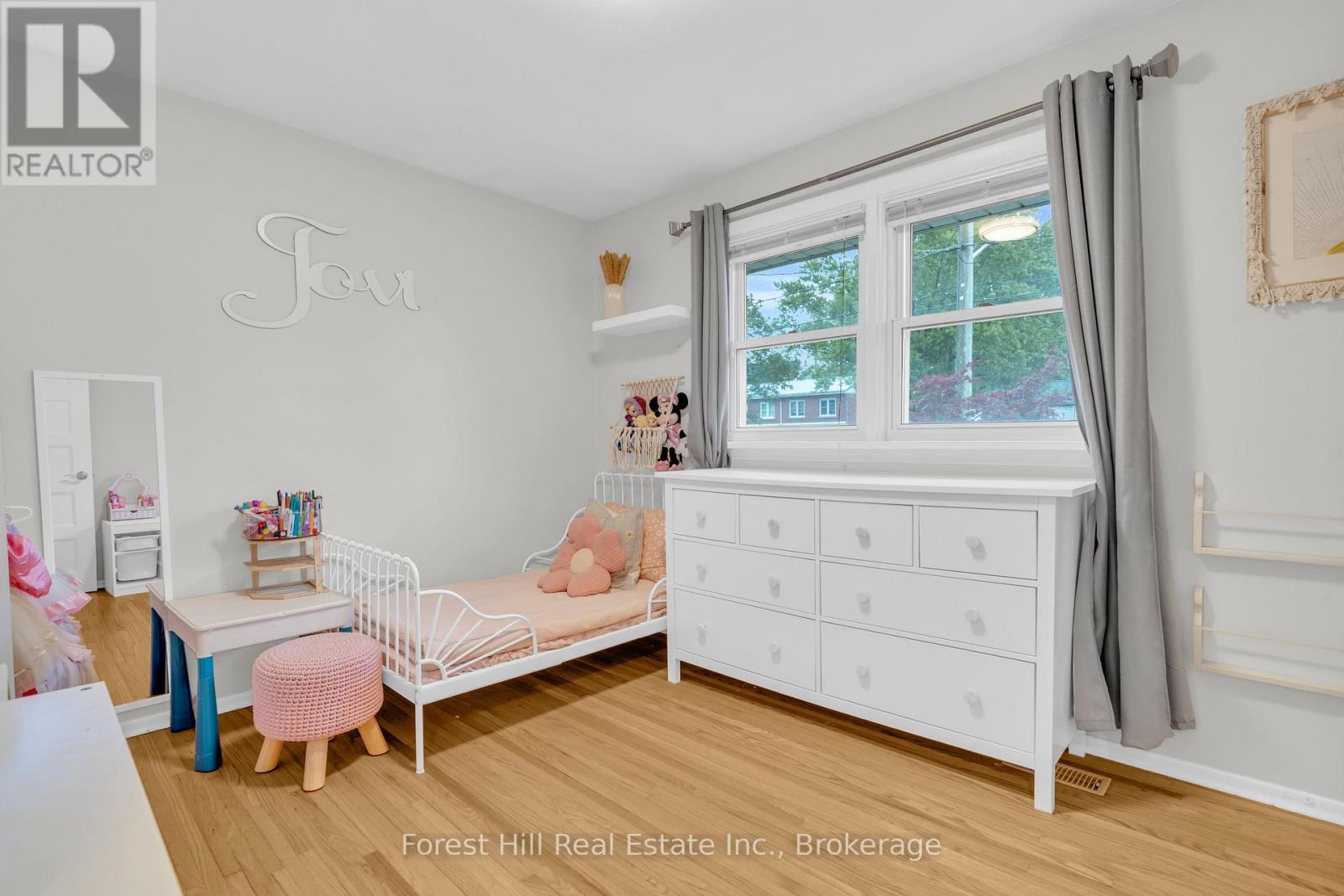 239 Clarke Street N, Woodstock (Woodstock - North), ON - Indoor Photo Showing Bedroom