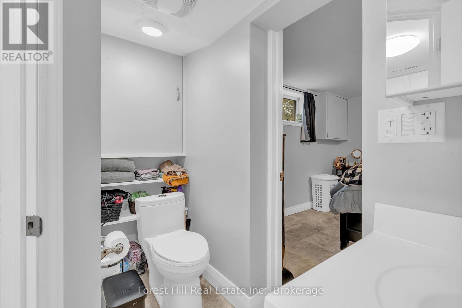 239 Clarke Street N, Woodstock (Woodstock - North), ON - Indoor Photo Showing Bathroom