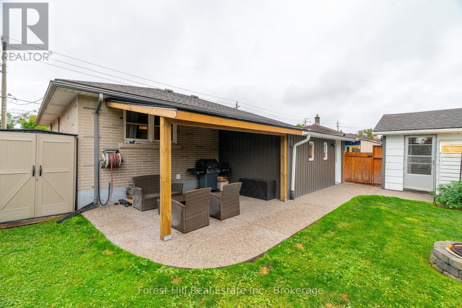 239 Clarke Street N, Woodstock (Woodstock - North), ON - Outdoor With Exterior