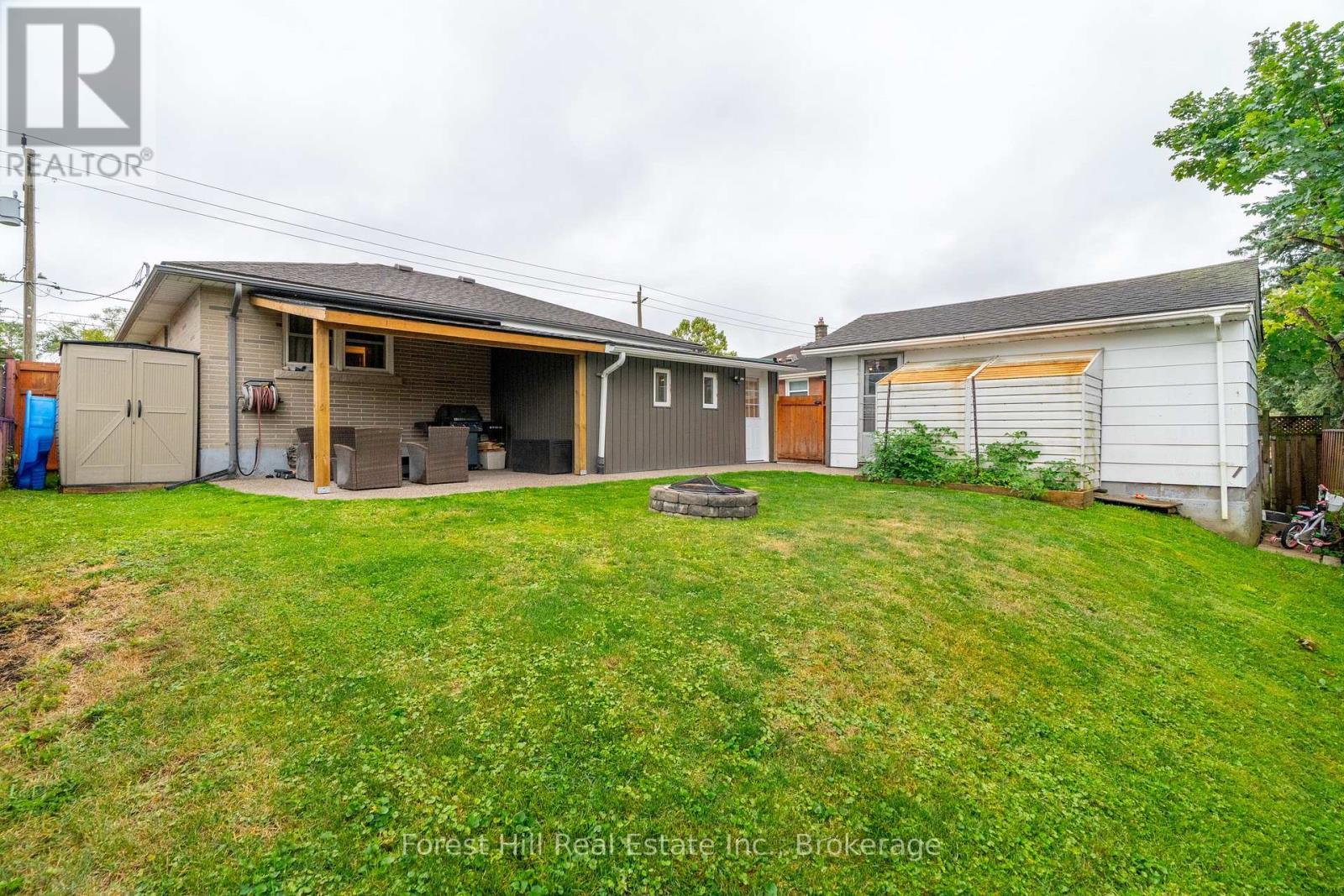 239 Clarke Street N, Woodstock (Woodstock - North), ON - Outdoor