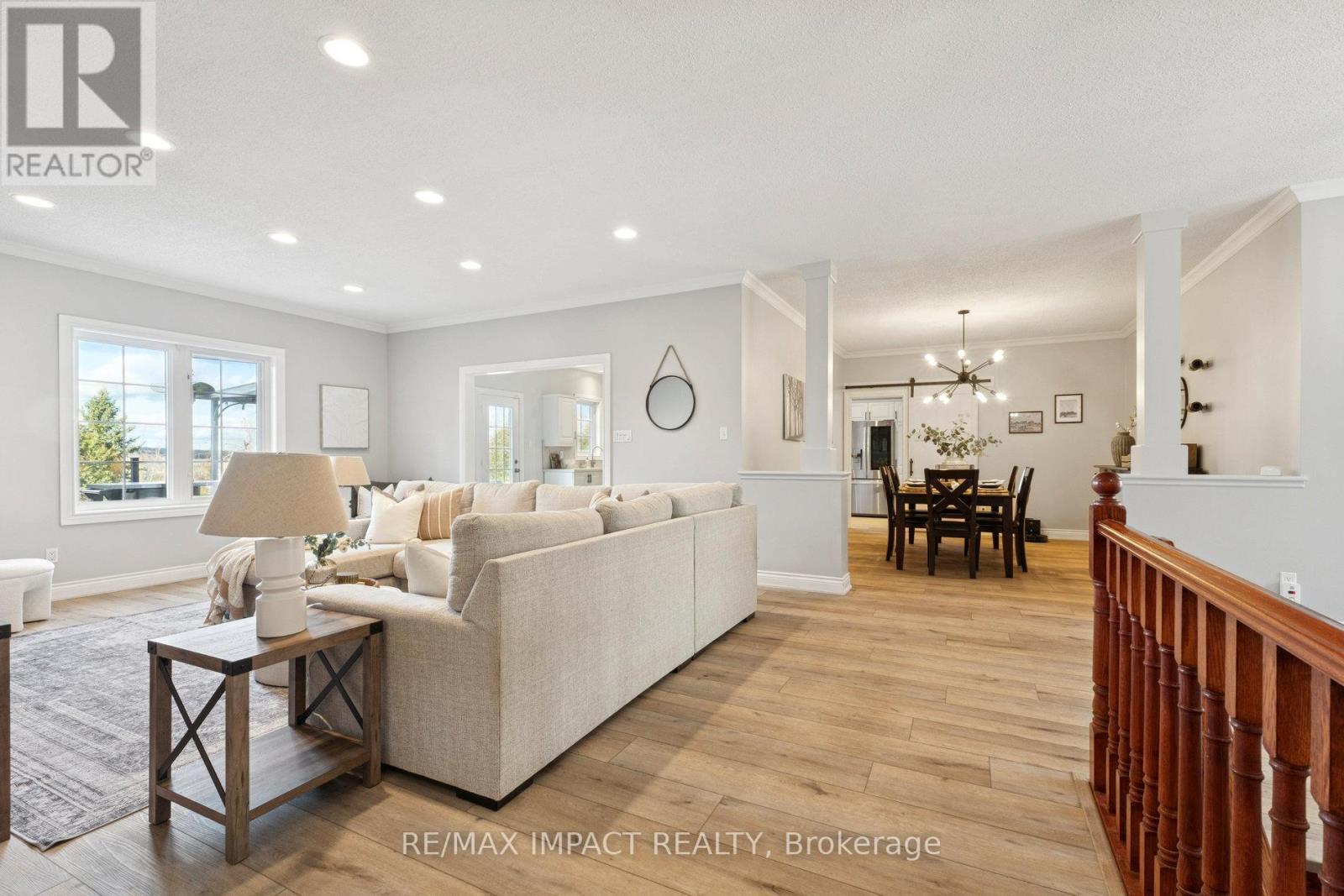 448 7A Highway, Cavan Monaghan (Cavan Twp), ON - Indoor Photo Showing Living Room