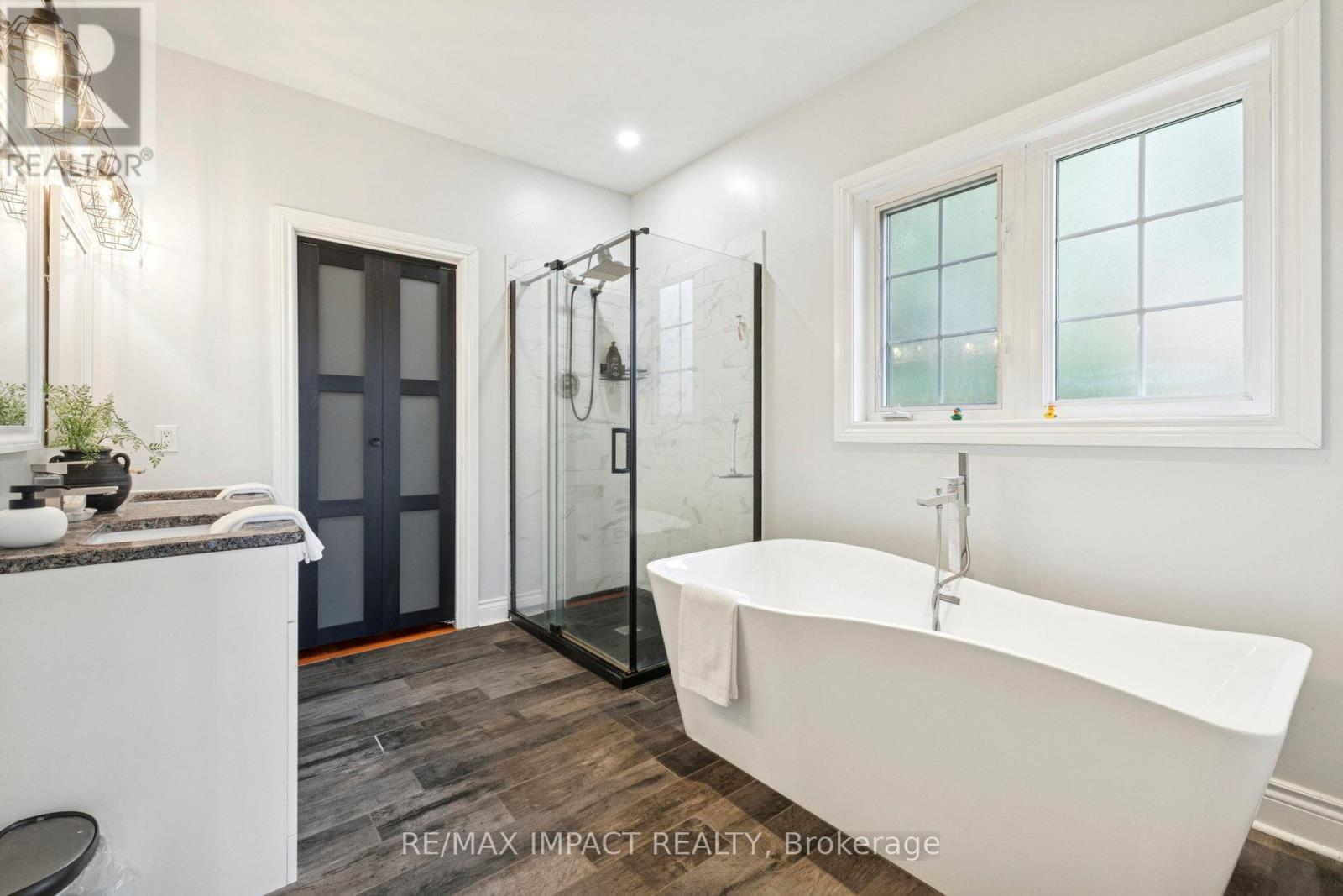 448 7A Highway, Cavan Monaghan (Cavan Twp), ON - Indoor Photo Showing Bathroom