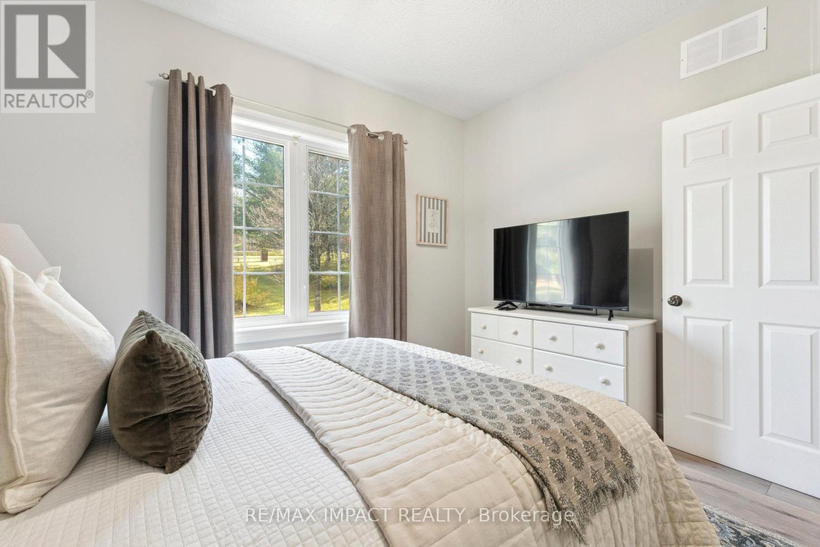 448 7A Highway, Cavan Monaghan (Cavan Twp), ON - Indoor Photo Showing Bedroom