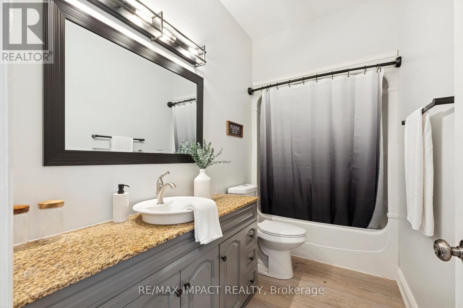 448 7A Highway, Cavan Monaghan (Cavan Twp), ON - Indoor Photo Showing Bathroom