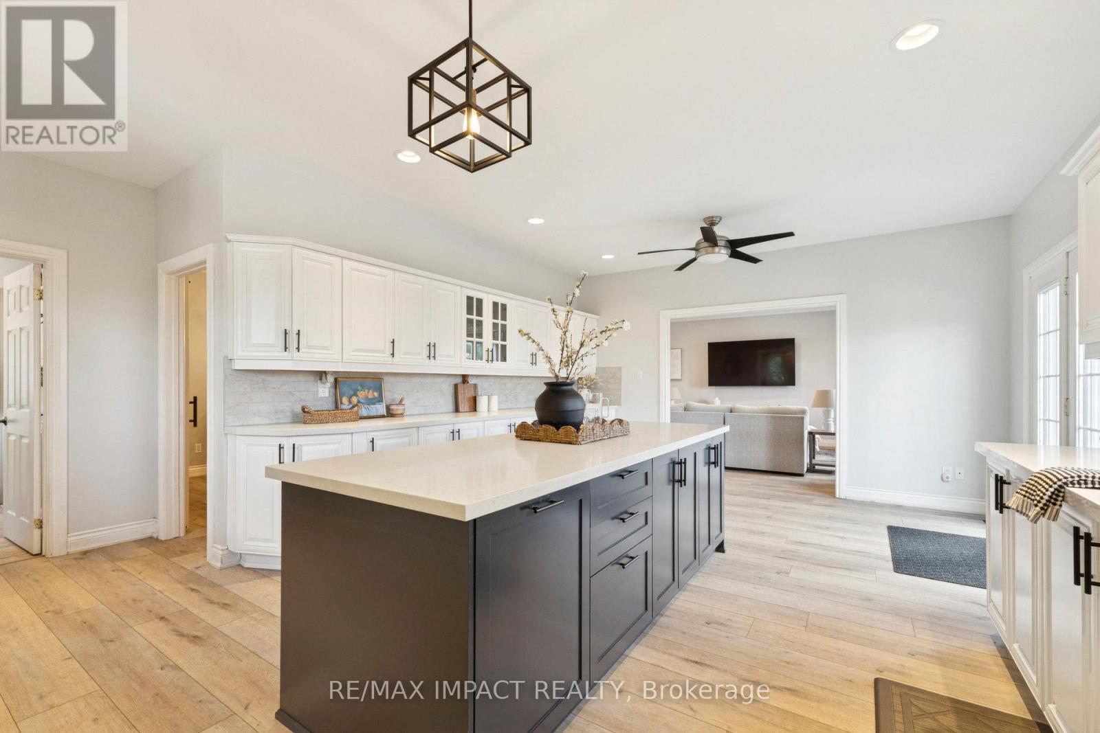 448 7A Highway, Cavan Monaghan (Cavan Twp), ON - Indoor Photo Showing Kitchen