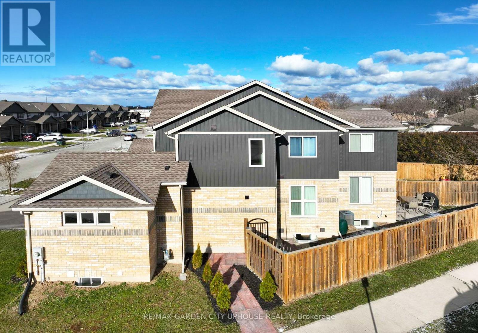 Lower - 11 Manhattan Court, St. Catharines (Haig), ON - Outdoor