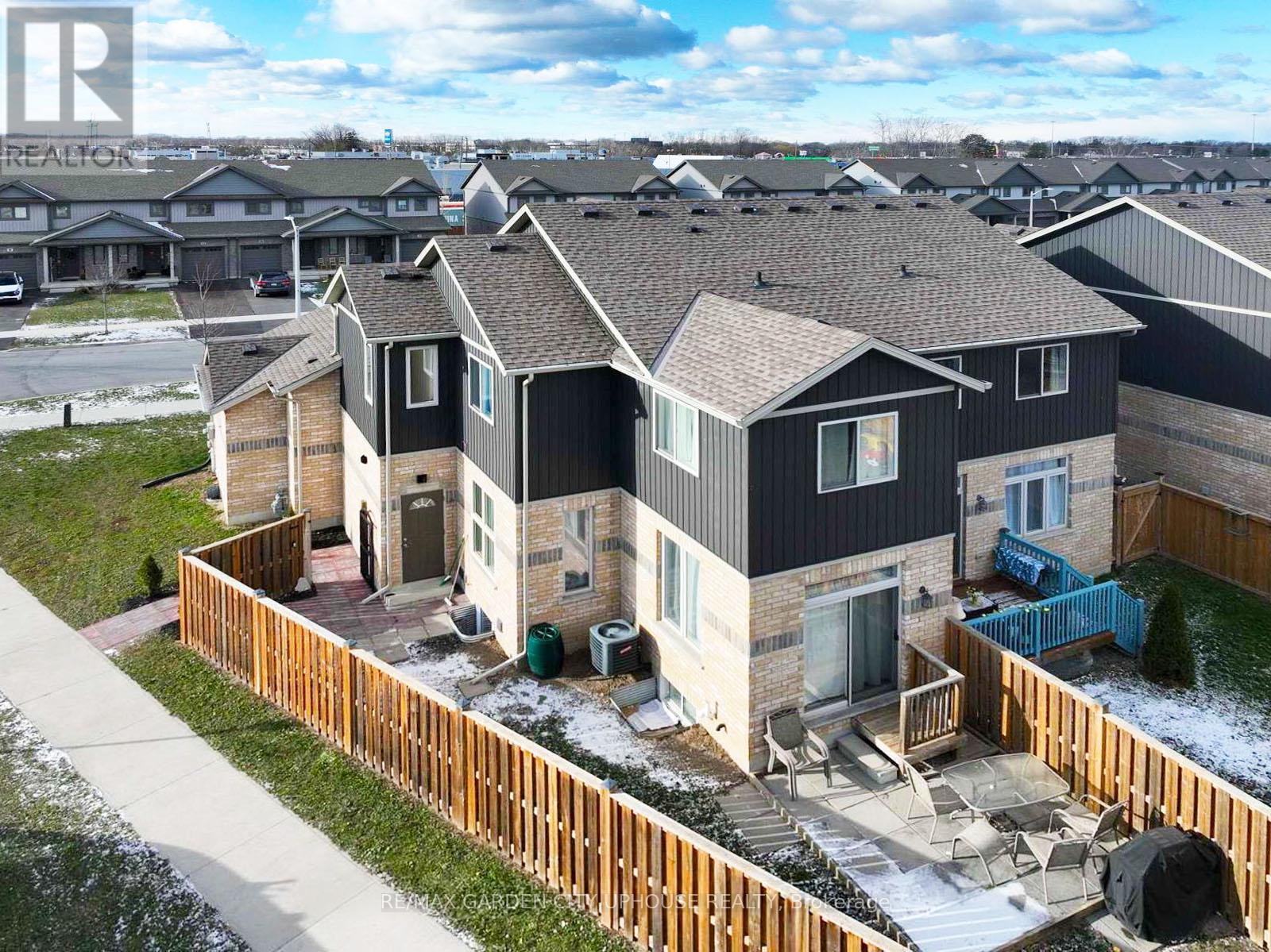 Lower - 11 Manhattan Court, St. Catharines (Haig), ON - Outdoor