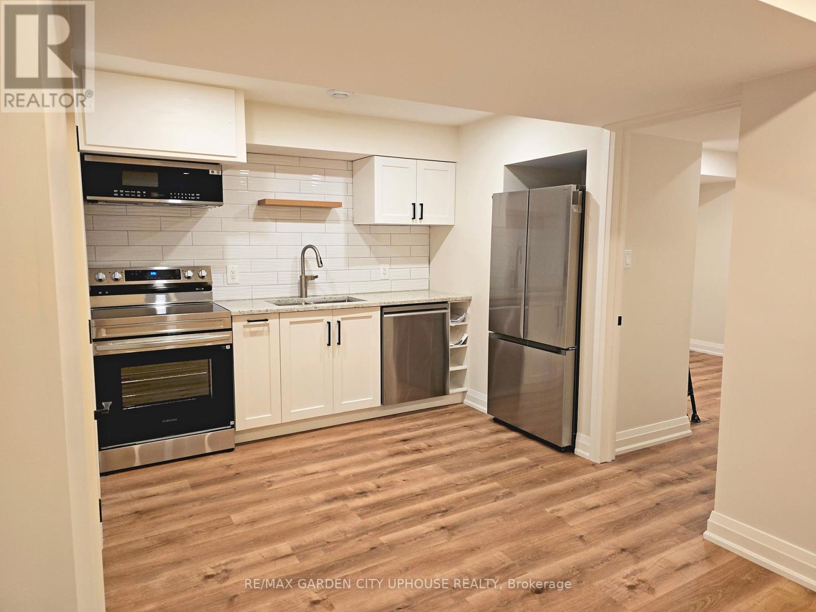 Lower - 11 Manhattan Court, St. Catharines (Haig), ON - Indoor Photo Showing Kitchen