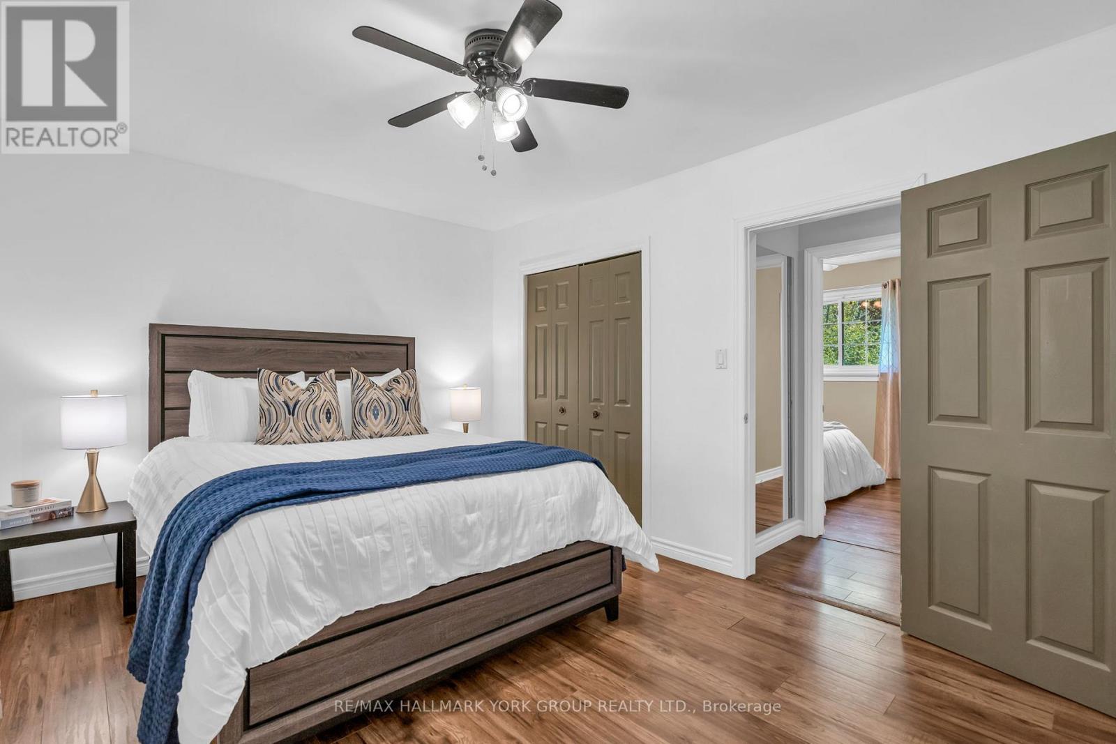 8 Rushton Road, Georgina, ON - Indoor Photo Showing Bedroom
