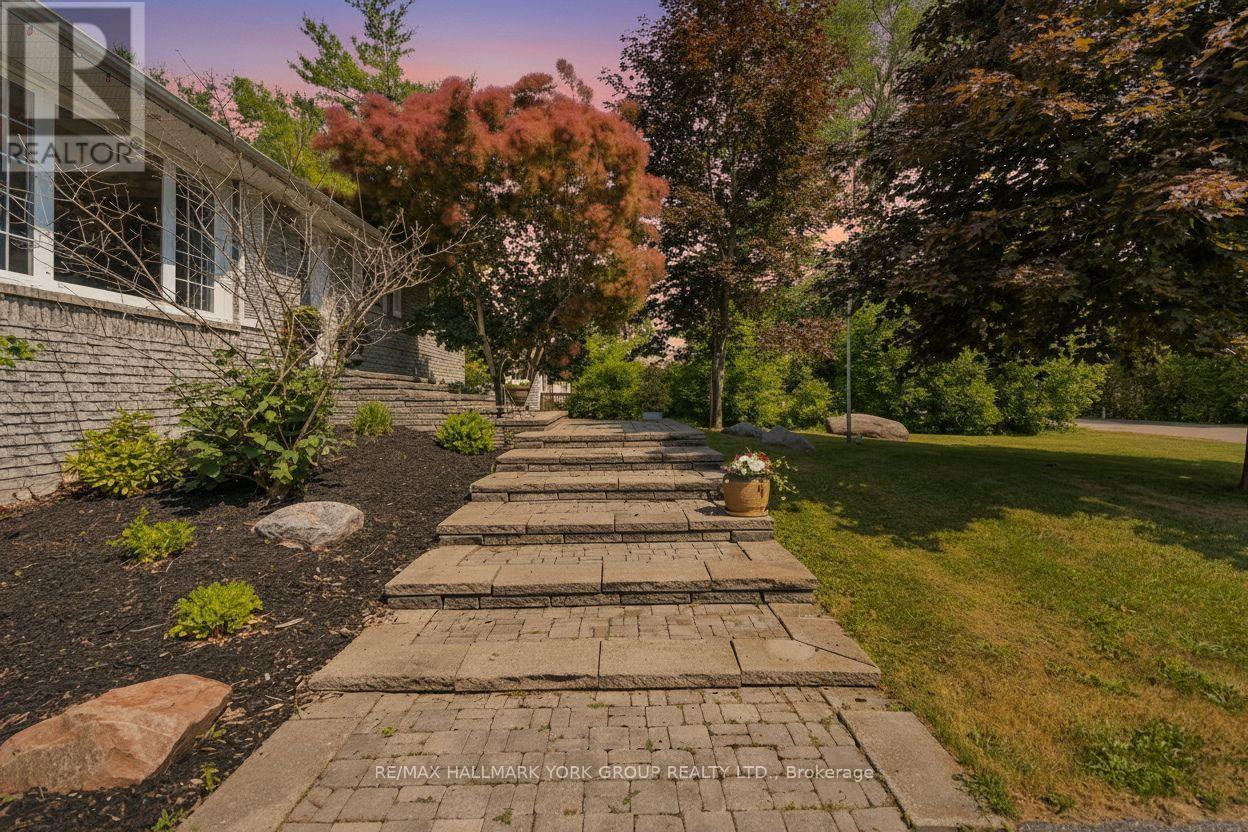 8 Rushton Road, Georgina, ON - Outdoor