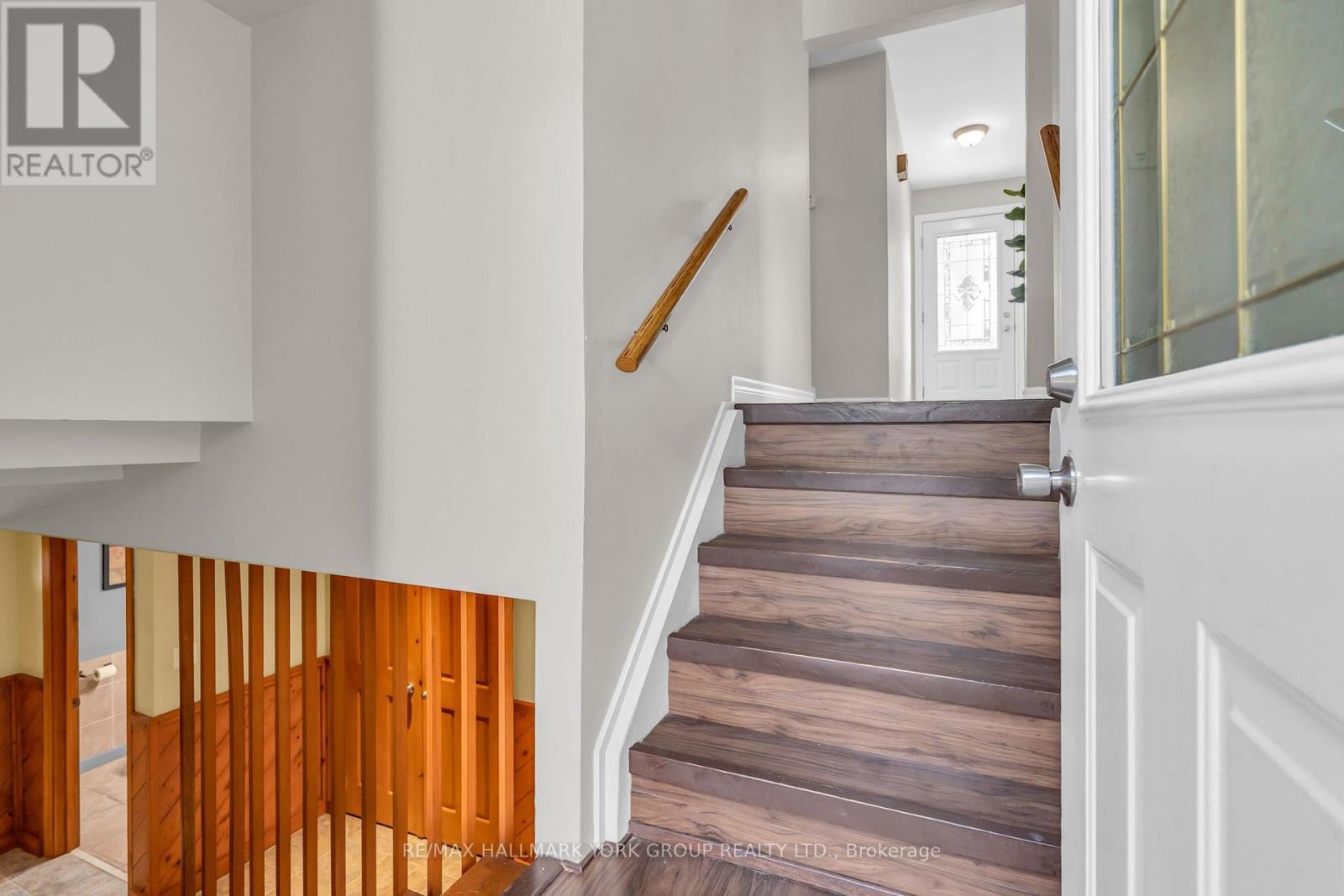 8 Rushton Road, Georgina, ON - Indoor Photo Showing Other Room