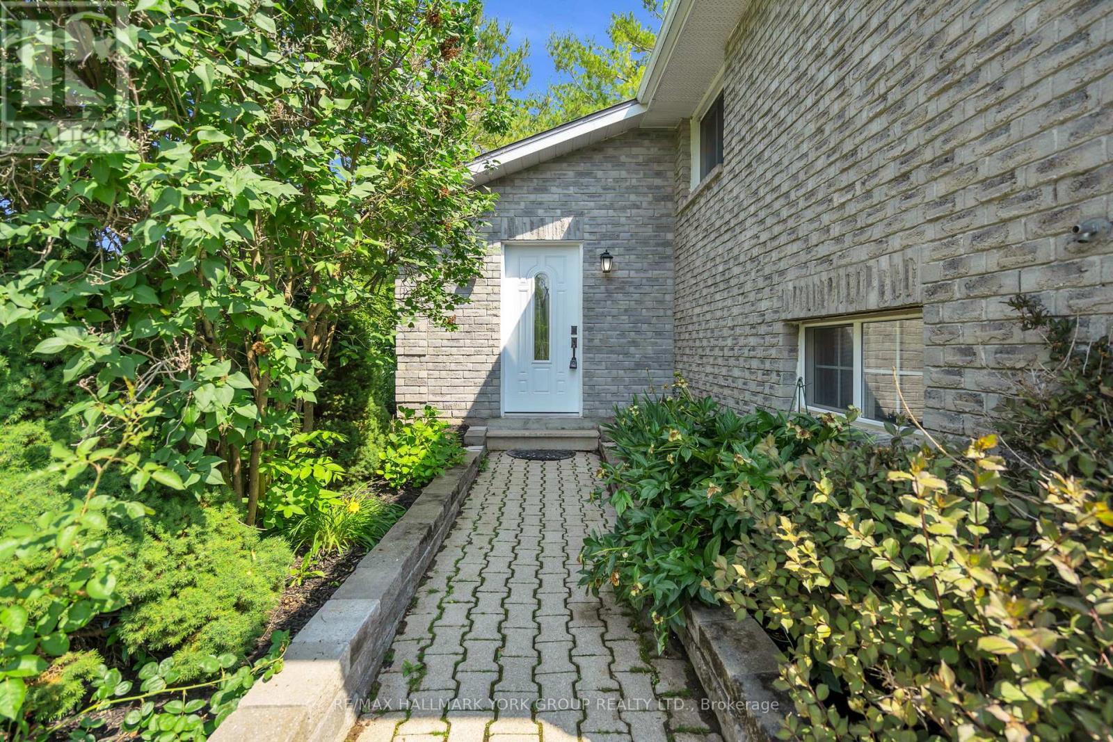 8 Rushton Road, Georgina, ON - Outdoor