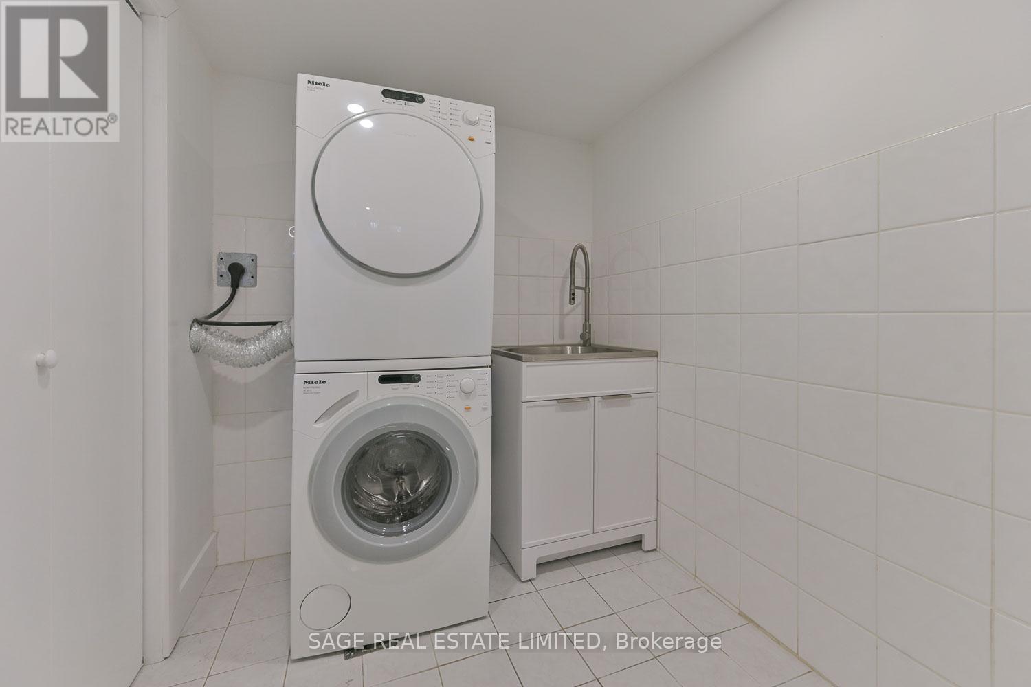 Bsmt - 25 Palmerston Avenue, Toronto, ON - Indoor Photo Showing Laundry Room