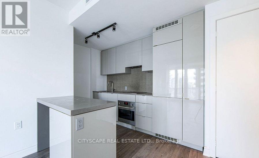 4105 - 7 Grenville Street, Toronto, ON - Indoor Photo Showing Kitchen