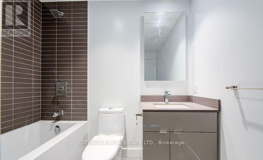 4105 - 7 Grenville Street, Toronto, ON - Indoor Photo Showing Bathroom