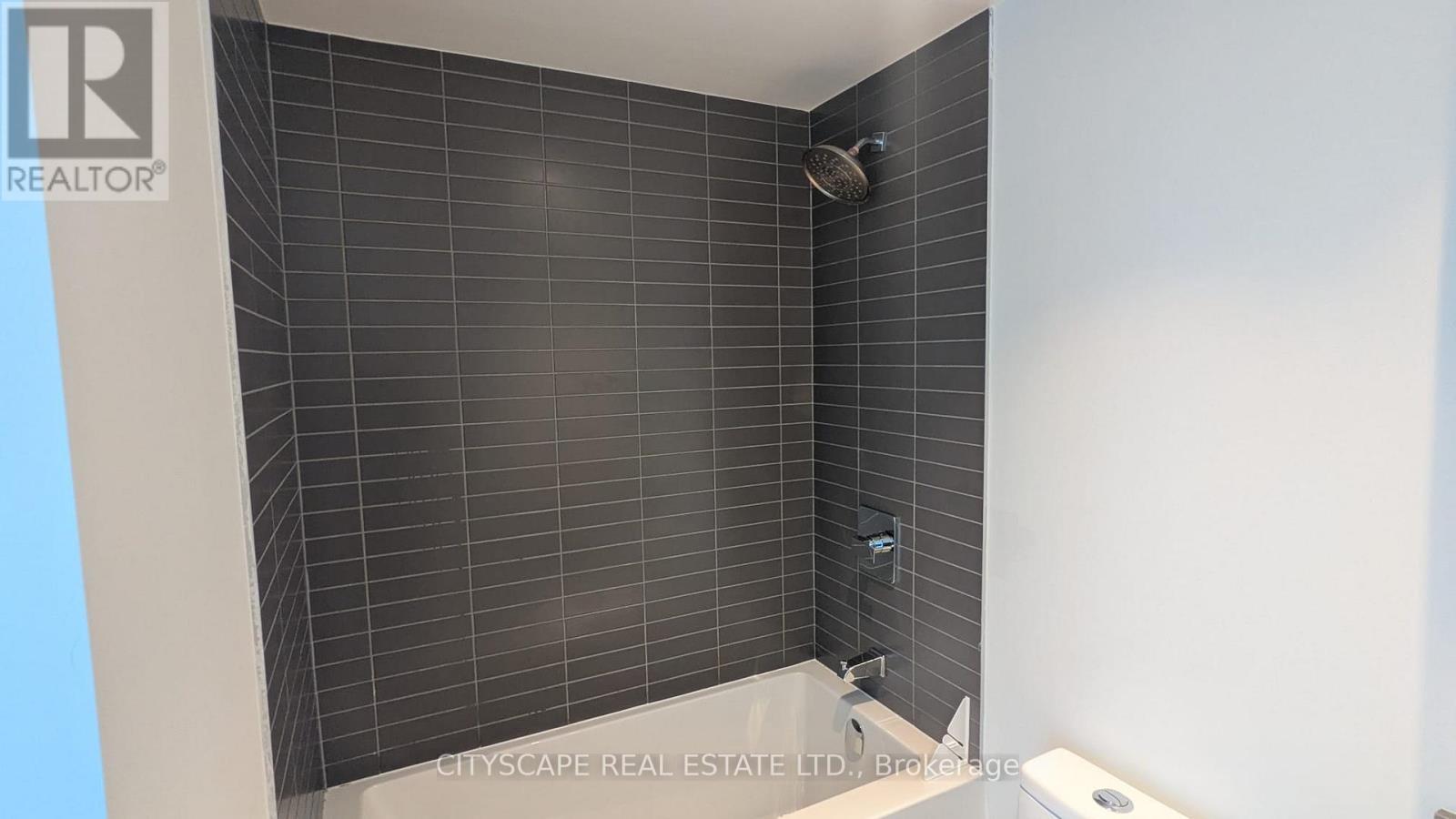 4105 - 7 Grenville Street, Toronto, ON - Indoor Photo Showing Bathroom