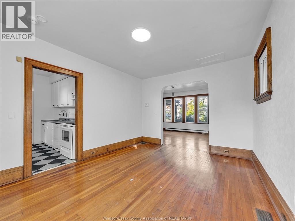 762 Victoria Avenue, Windsor, ON - Indoor Photo Showing Other Room