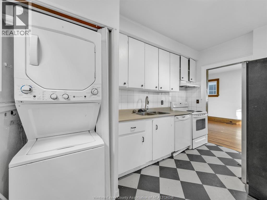 762 Victoria Avenue, Windsor, ON - Indoor Photo Showing Laundry Room