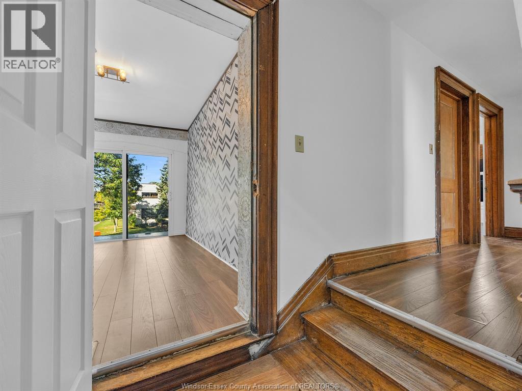 762 Victoria Avenue, Windsor, ON - Indoor Photo Showing Other Room