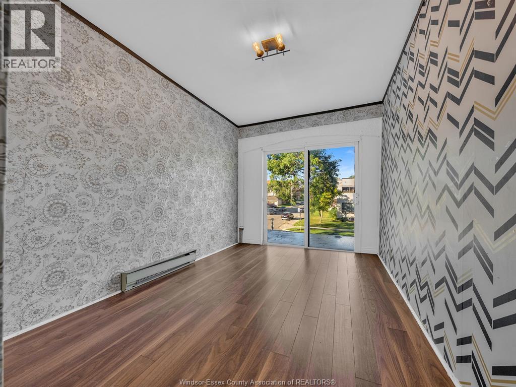 762 Victoria Avenue, Windsor, ON - Indoor Photo Showing Other Room
