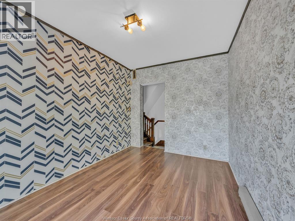 762 Victoria Avenue, Windsor, ON - Indoor Photo Showing Other Room