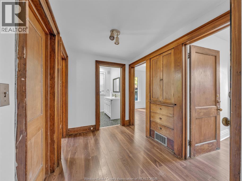 762 Victoria Avenue, Windsor, ON - Indoor Photo Showing Other Room