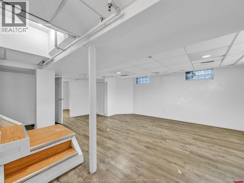 762 Victoria Avenue, Windsor, ON - Indoor
