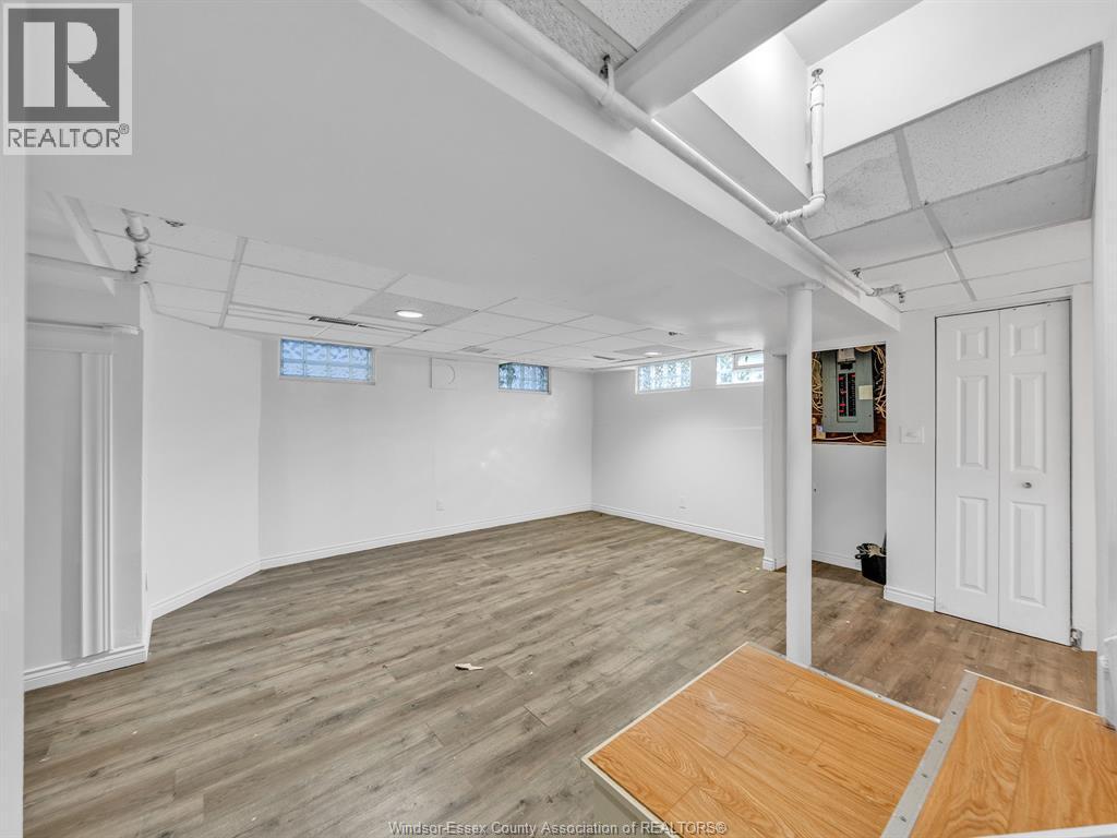 762 Victoria Avenue, Windsor, ON - Indoor