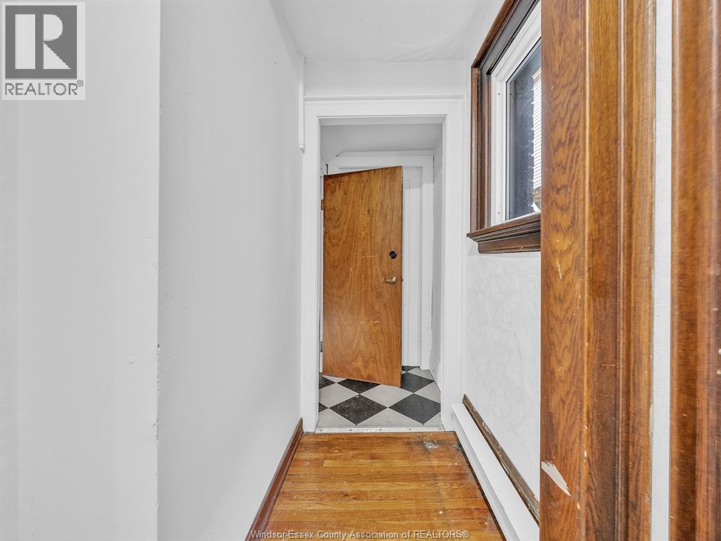 762 Victoria Avenue, Windsor, ON - Indoor Photo Showing Other Room