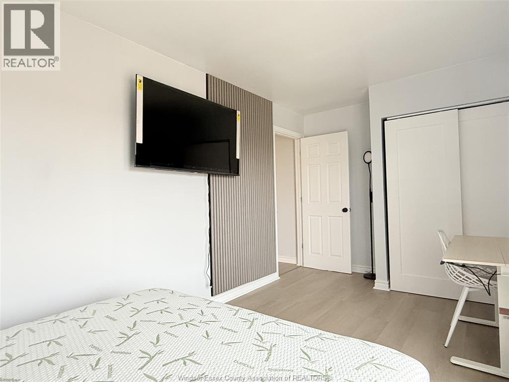 1989 Wyandotte Street West Unit# 704, Windsor, ON - Indoor Photo Showing Bedroom