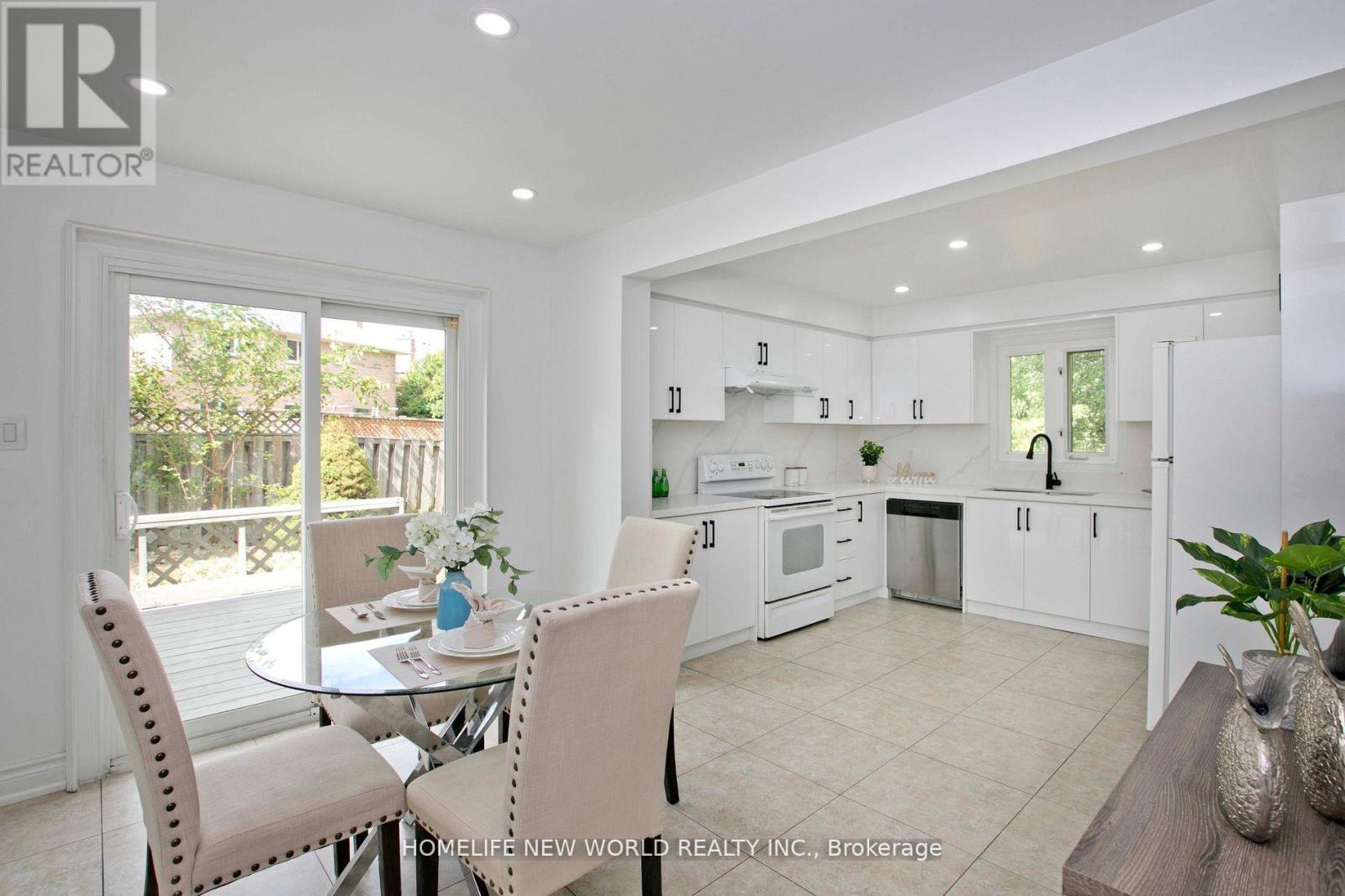 94 Weldrick Road E, Richmond Hill, ON - Indoor