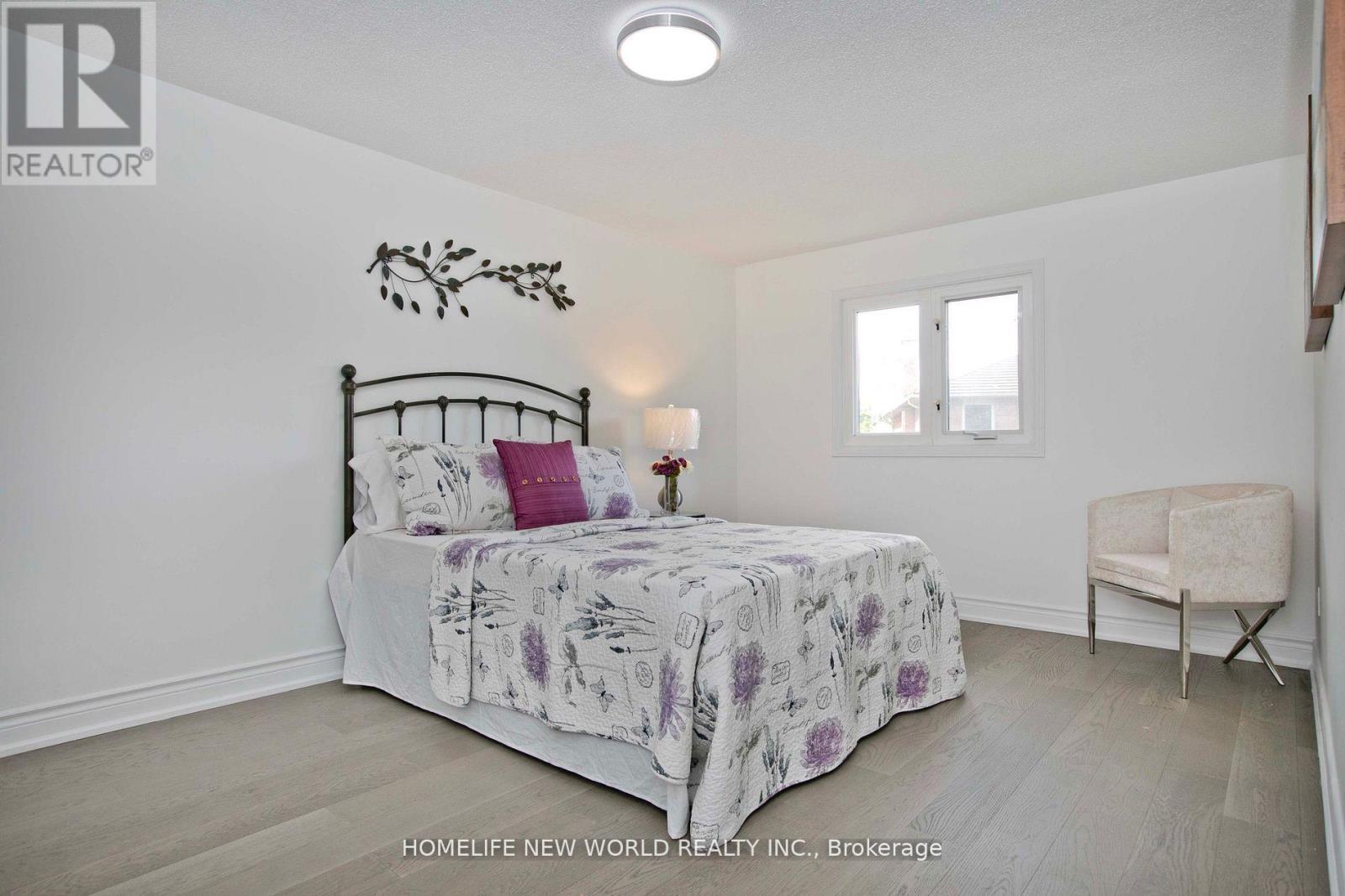 94 Weldrick Road E, Richmond Hill, ON - Indoor Photo Showing Bedroom