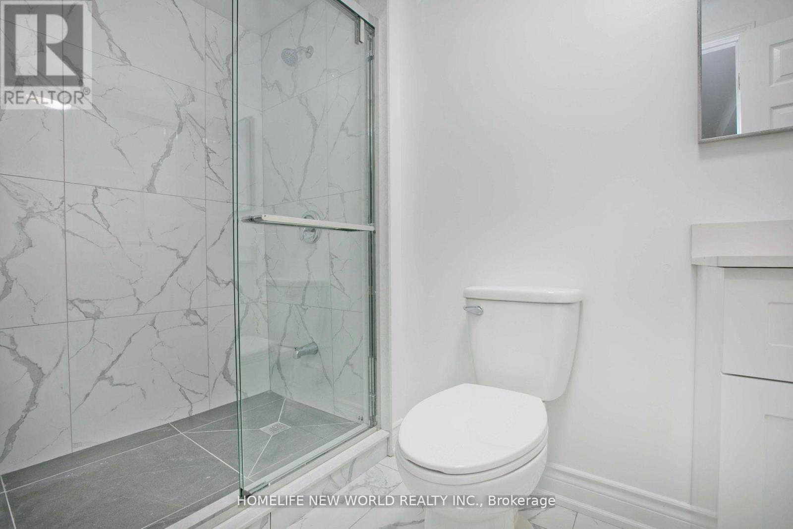 94 Weldrick Road E, Richmond Hill, ON - Indoor Photo Showing Bathroom