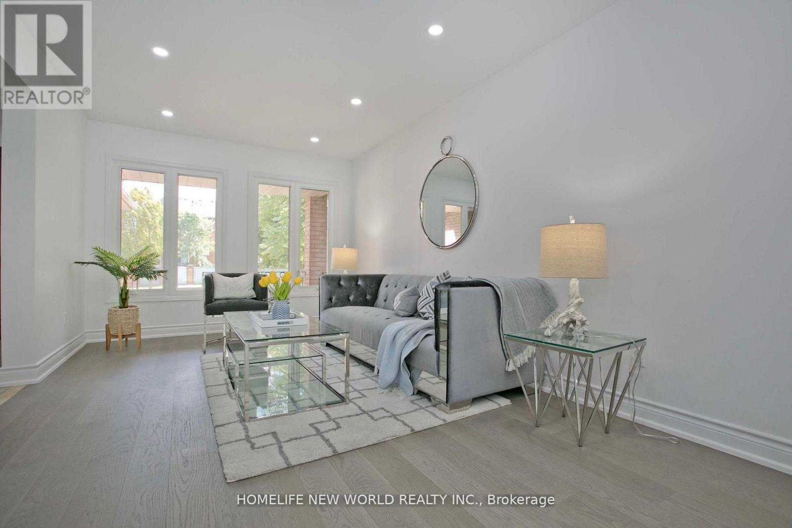 94 Weldrick Road E, Richmond Hill, ON - Indoor