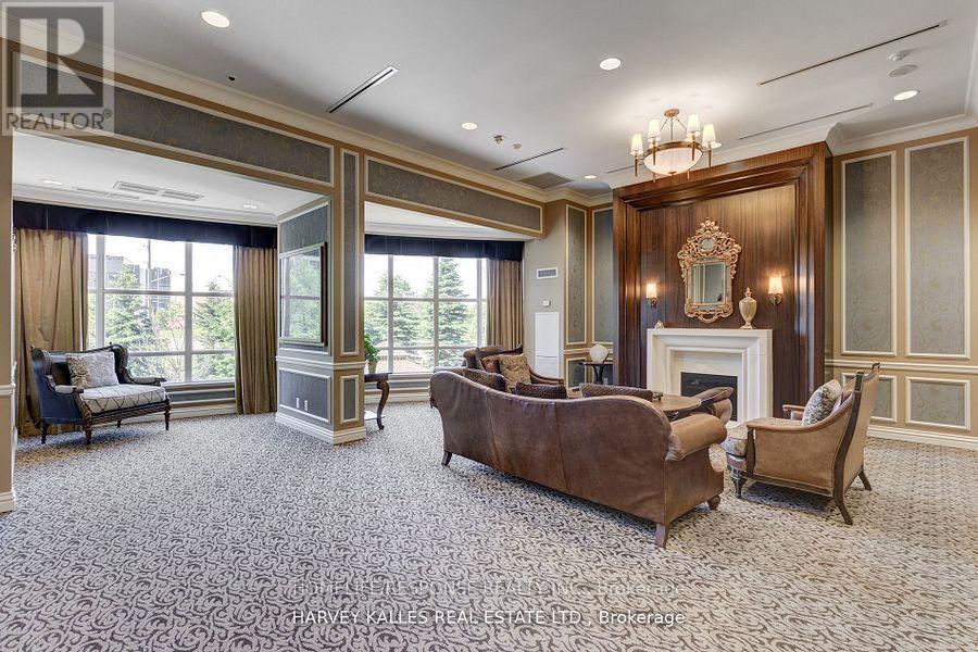 1006 - 9235 Jane Street, Vaughan, ON - Indoor