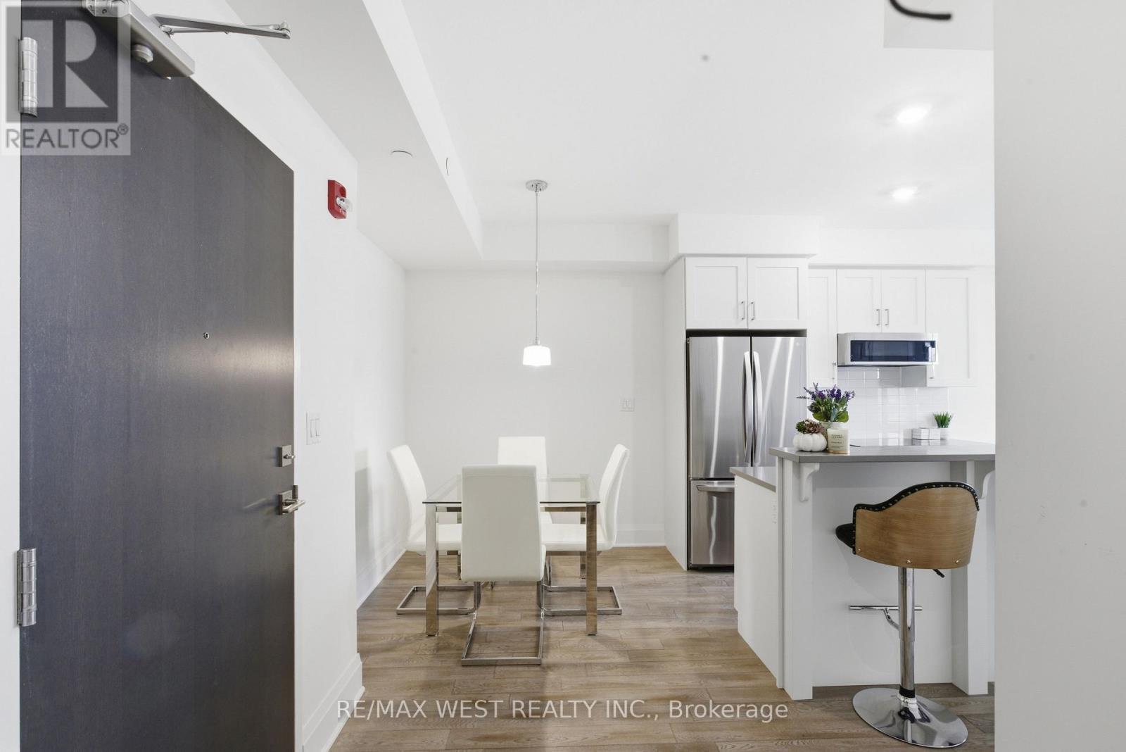 412 - 2 Adam Sellers Street, Markham, ON - Indoor Photo Showing Other Room