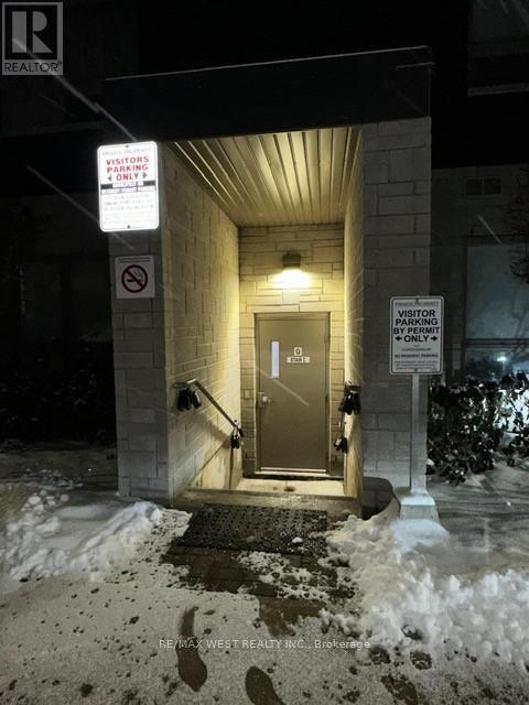 412 - 2 Adam Sellers Street, Markham, ON - Outdoor