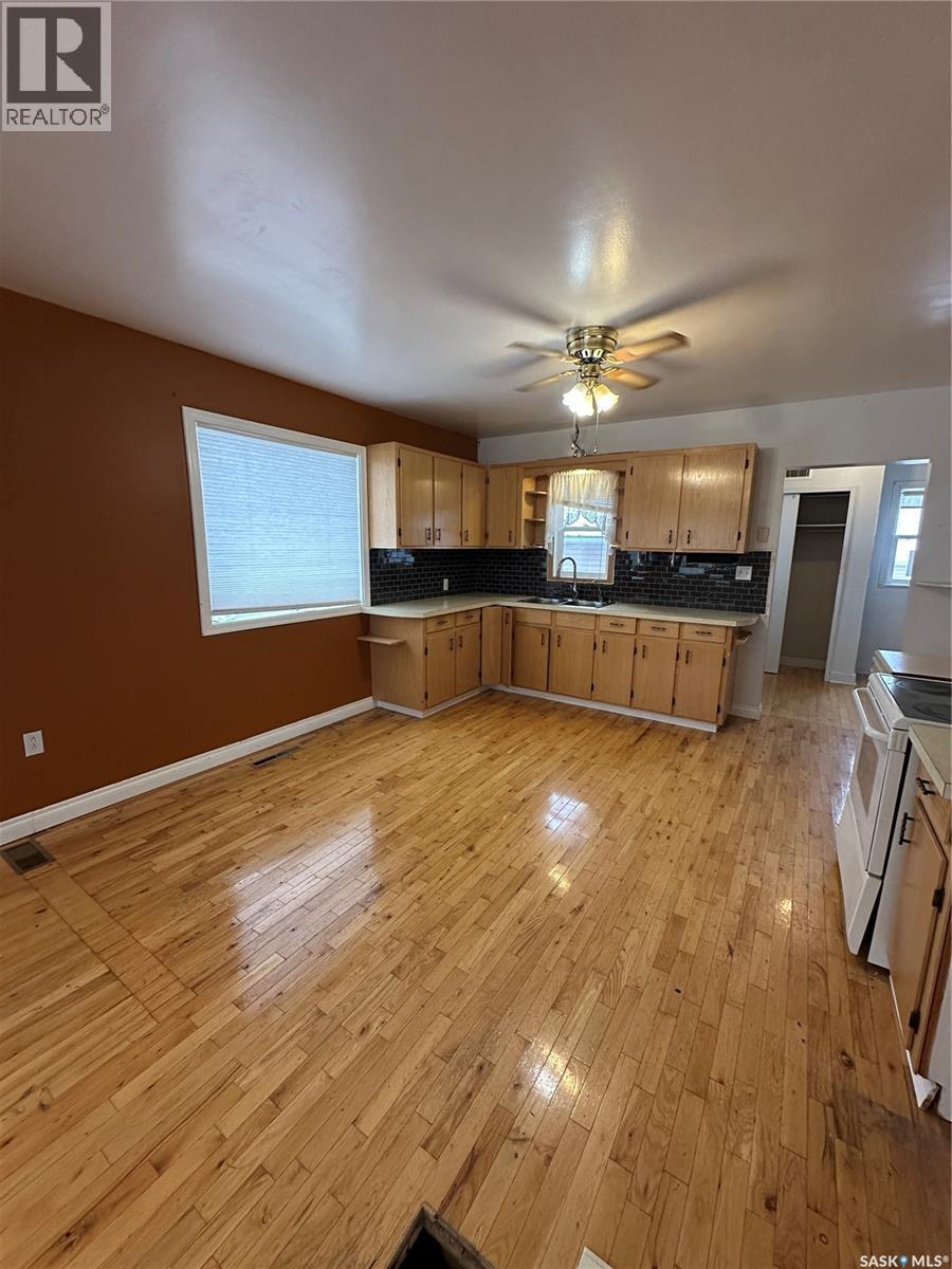 404 Railway Avenue W, Blaine Lake, SK - Indoor