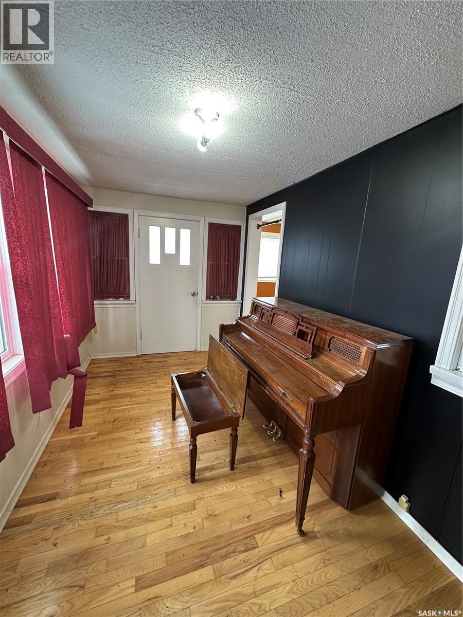 404 Railway Avenue W, Blaine Lake, SK - Indoor Photo Showing Other Room