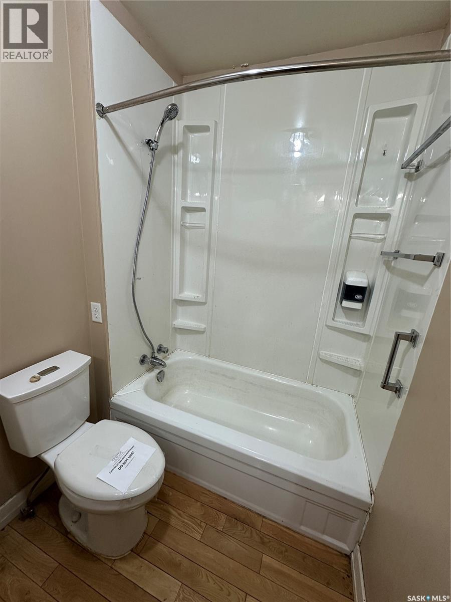 404 Railway Avenue W, Blaine Lake, SK - Indoor Photo Showing Bathroom