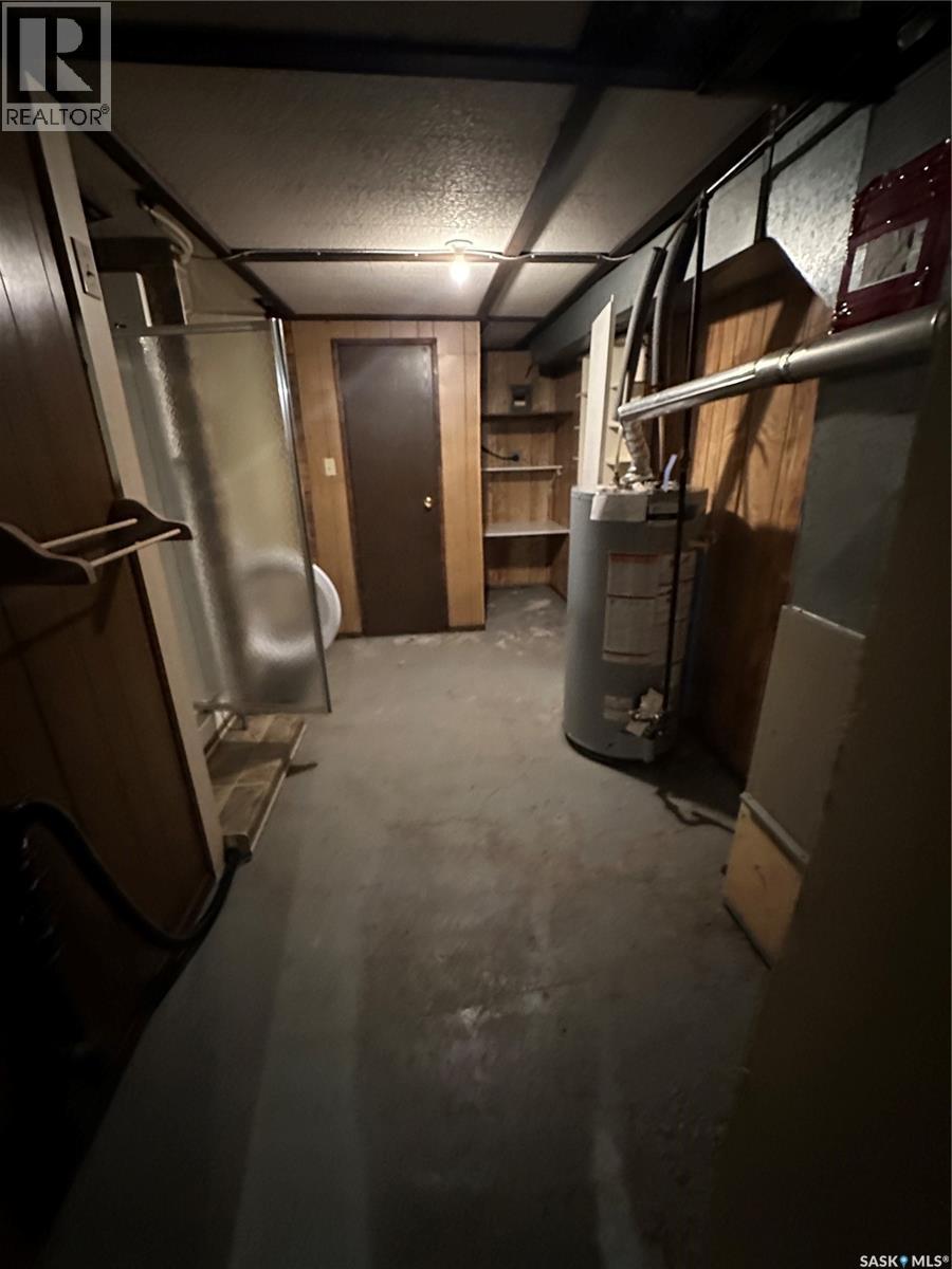 404 Railway Avenue W, Blaine Lake, SK - Indoor