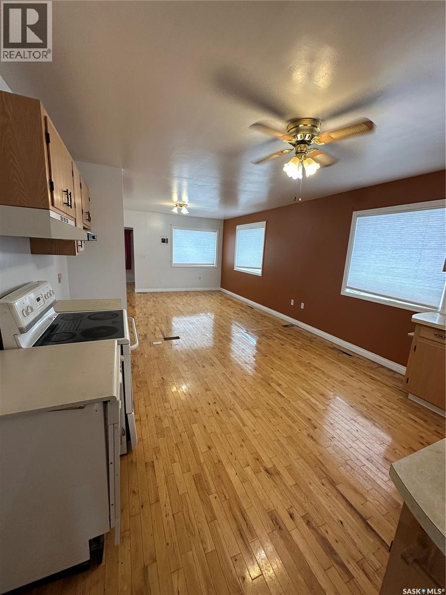 404 Railway Avenue W, Blaine Lake, SK - Indoor