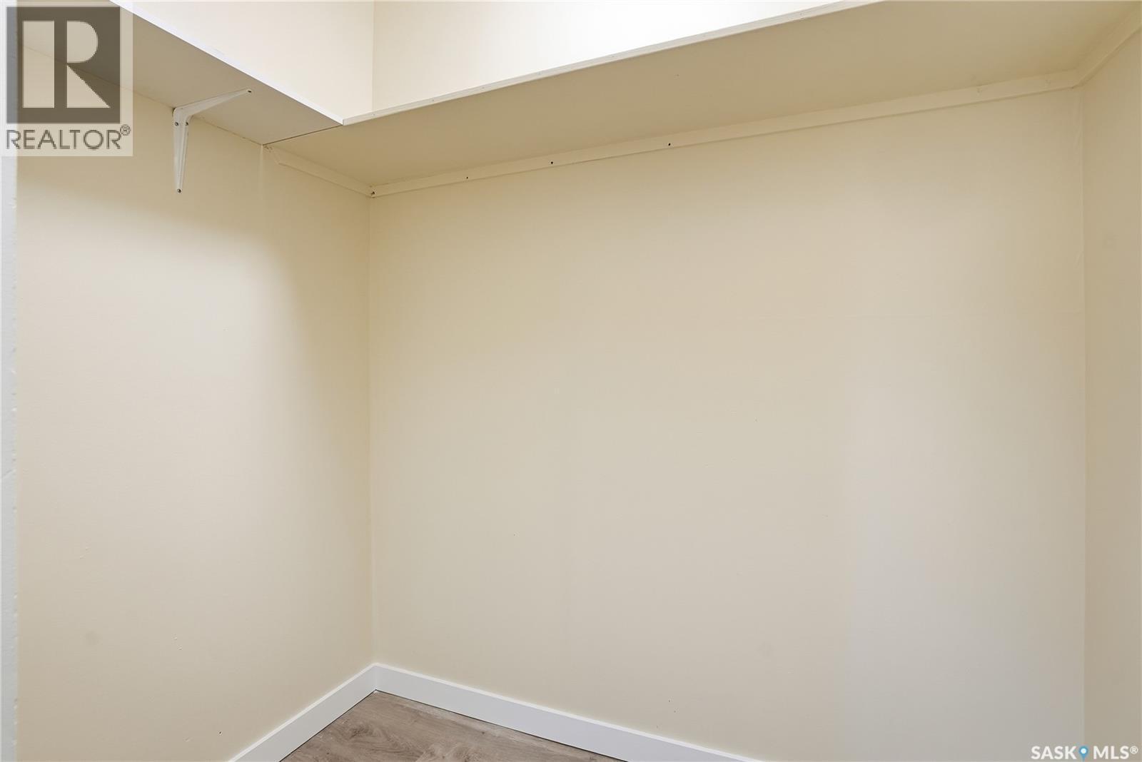 201 423 4Th Avenue N, Saskatoon, SK - Indoor