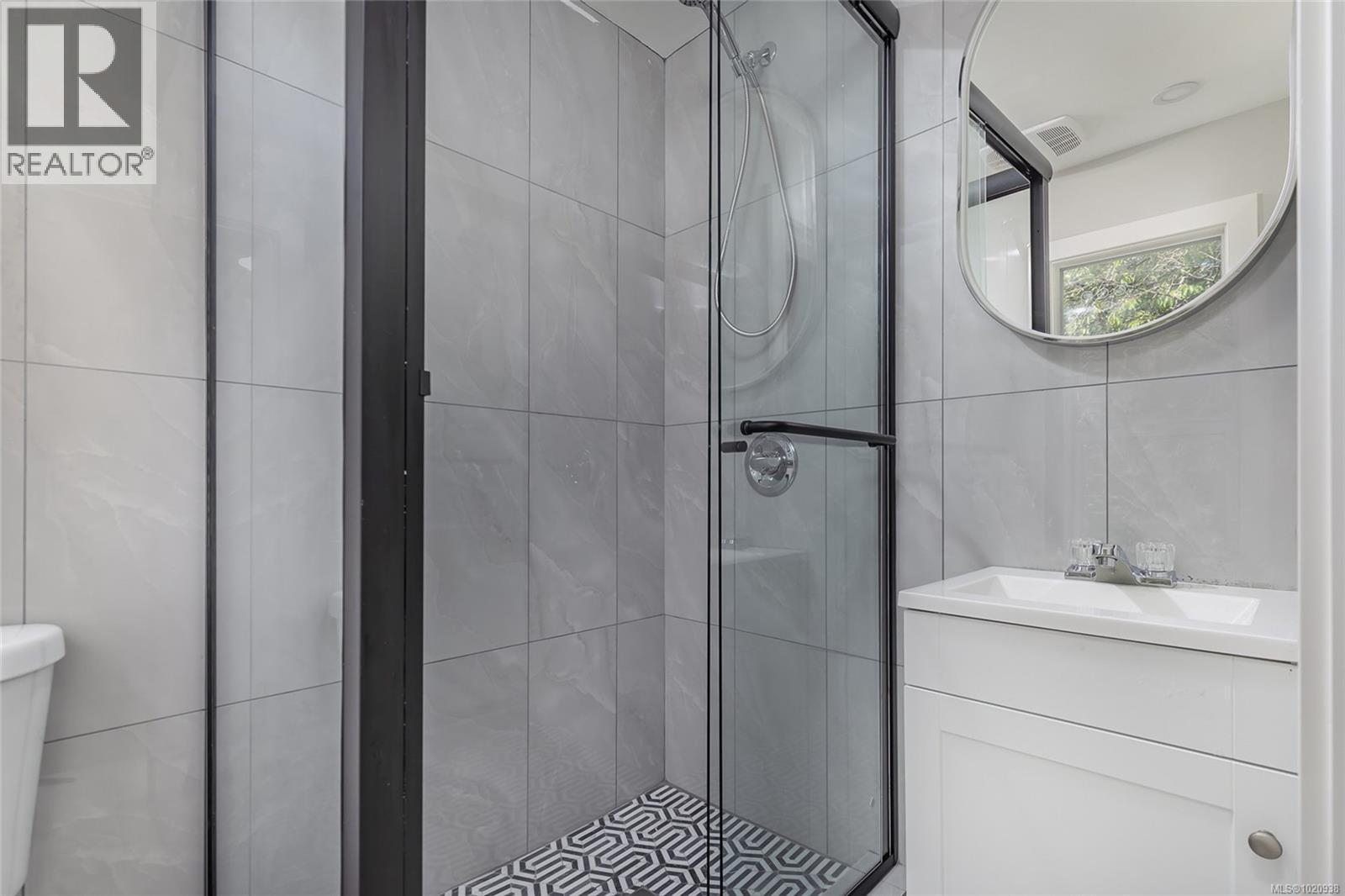 3500 Hammond Bay Rd, Nanaimo, BC - Indoor Photo Showing Bathroom