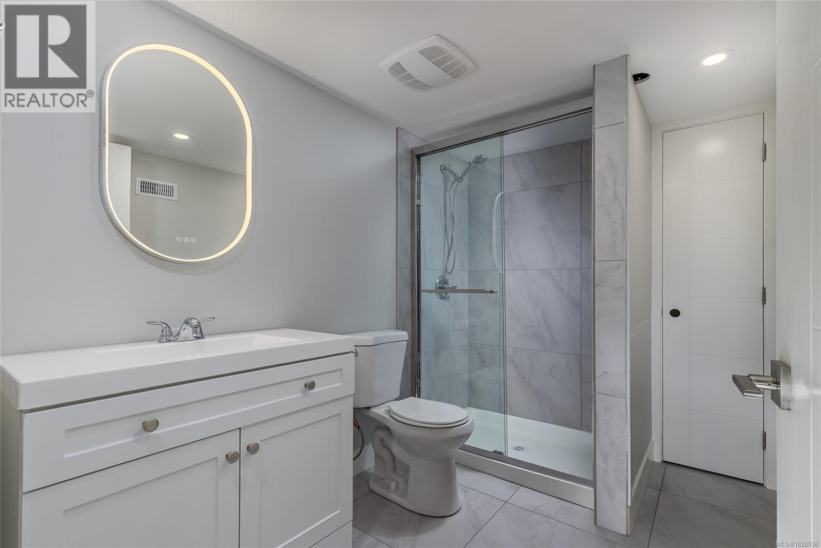 3500 Hammond Bay Rd, Nanaimo, BC - Indoor Photo Showing Bathroom