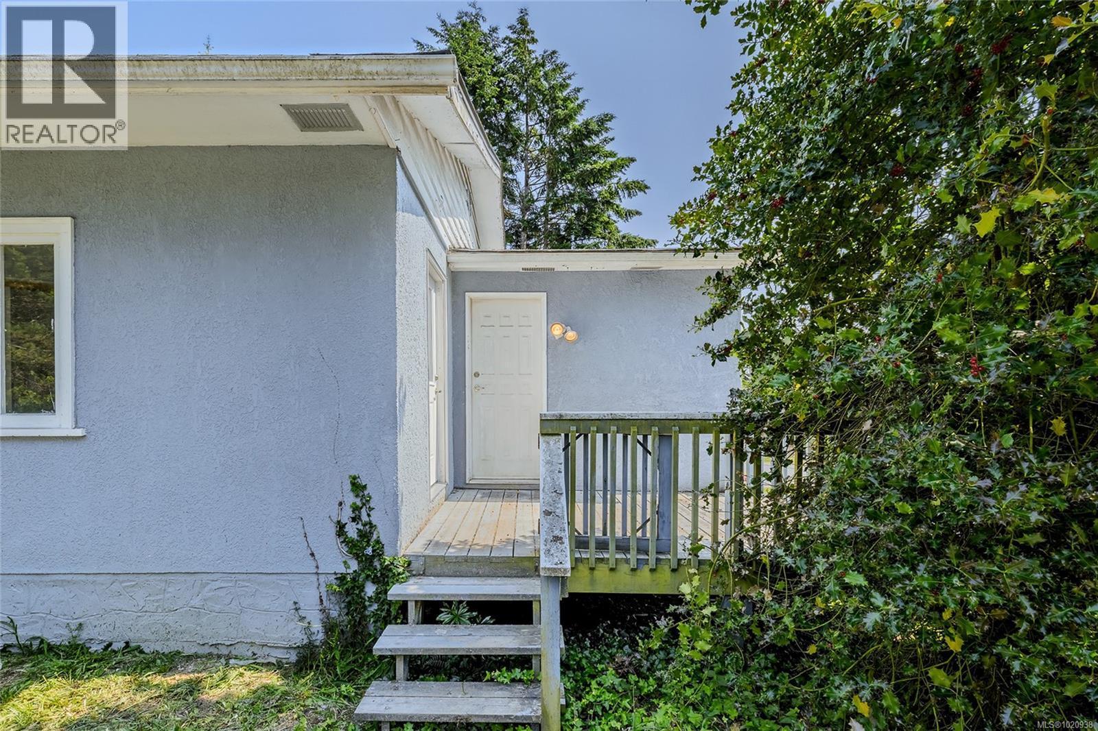 3500 Hammond Bay Rd, Nanaimo, BC - Outdoor