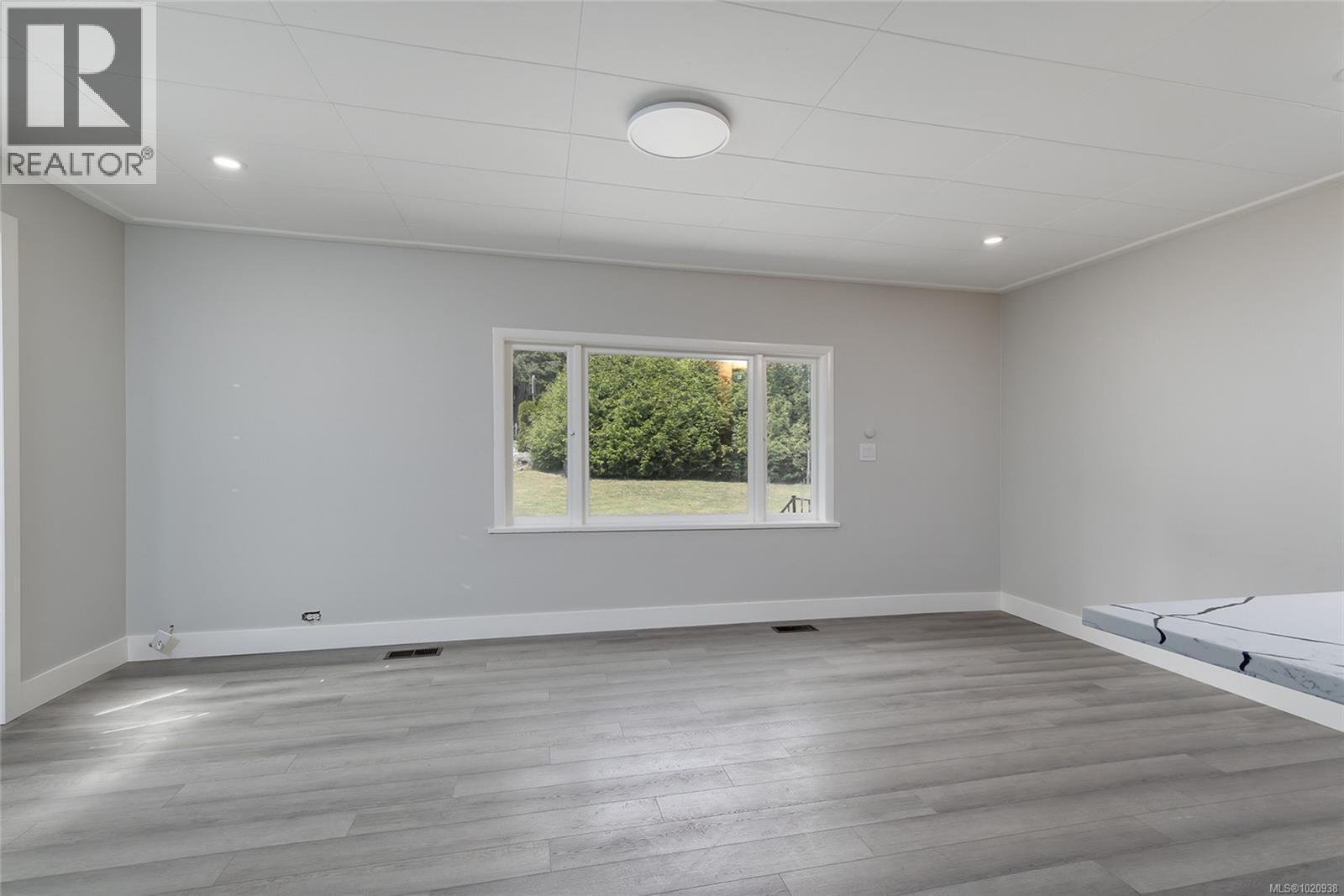 3500 Hammond Bay Rd, Nanaimo, BC - Indoor Photo Showing Other Room