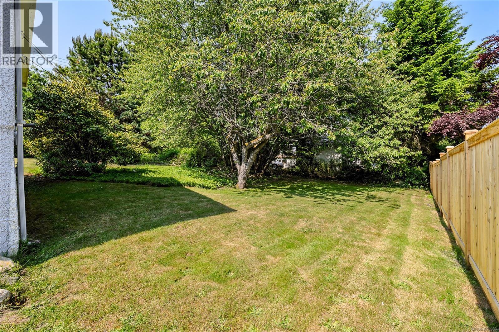 3500 Hammond Bay Rd, Nanaimo, BC - Outdoor