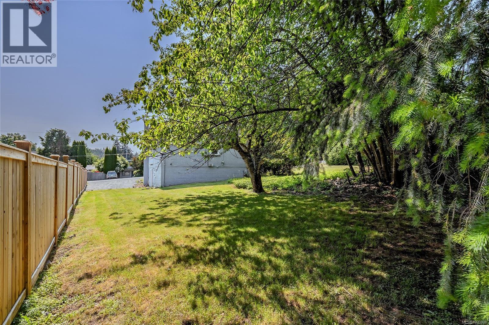 3500 Hammond Bay Rd, Nanaimo, BC - Outdoor