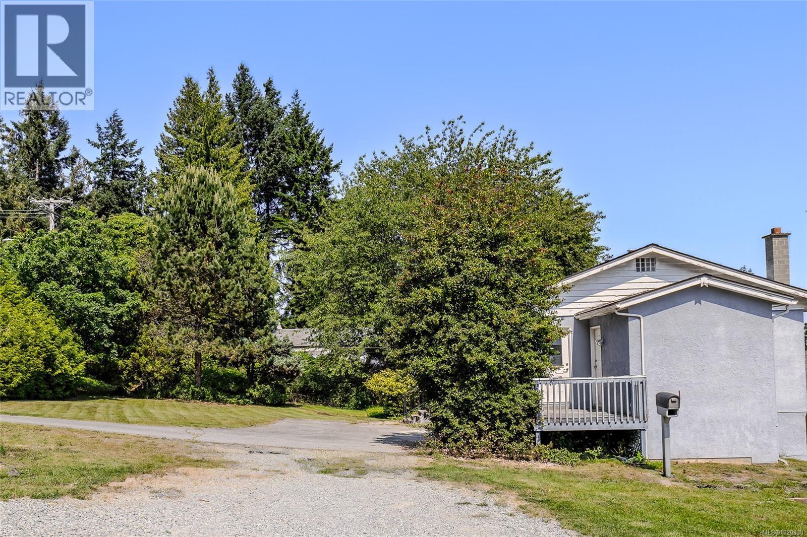 3500 Hammond Bay Rd, Nanaimo, BC - Outdoor